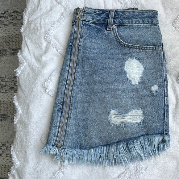 Garage Distressed Frayed Denim Zipper Skirt - Picture 7 of 10